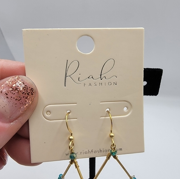 New Beaded Dangle Earrings - Picture 4 of 5